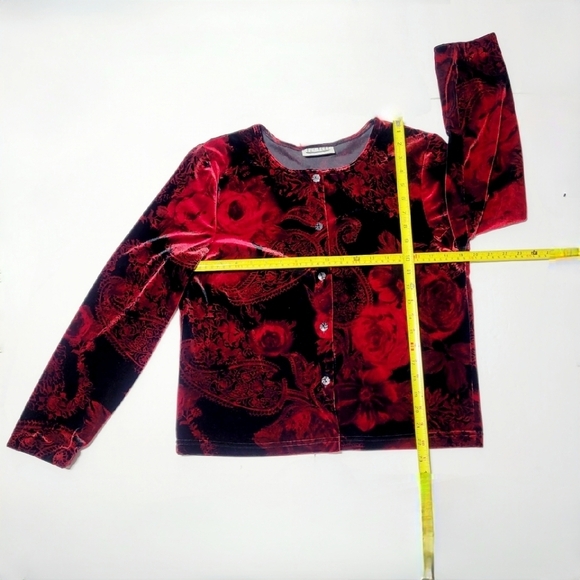 VTG EN FOCUS Studio Black Velvet and Rose Print Button Down Sweater (MP) - Picture 10 of 11
